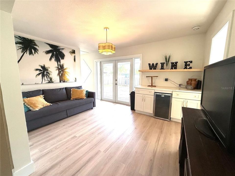 For Rent: $5,400 (3 beds, 2 baths, 1166 Square Feet)