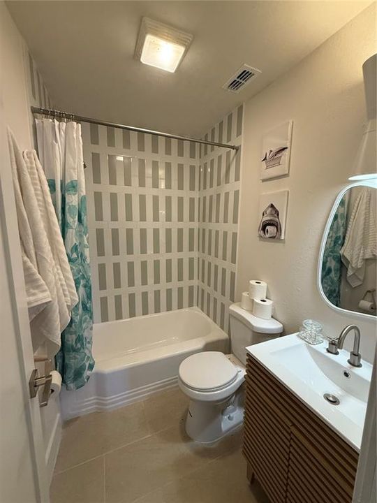 For Rent: $5,400 (3 beds, 2 baths, 1166 Square Feet)