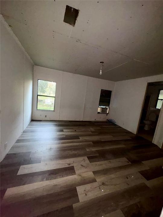 For Sale: $179,999 (3 beds, 2 baths, 1326 Square Feet)