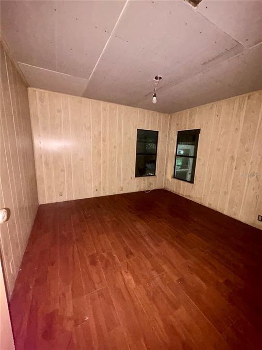 For Sale: $179,999 (3 beds, 2 baths, 1326 Square Feet)