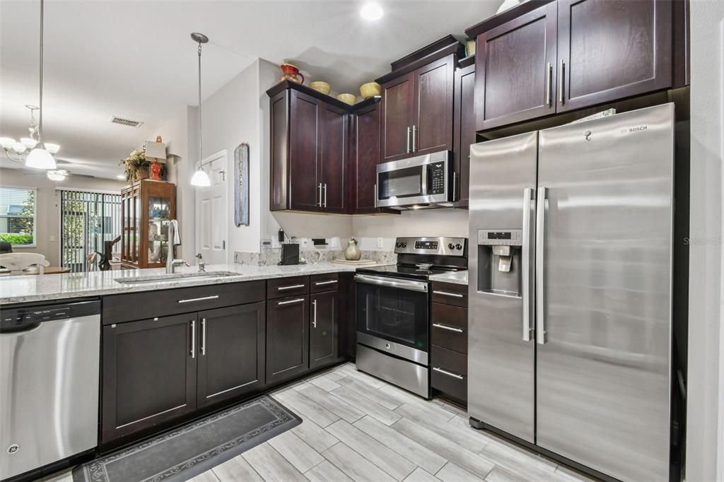 待售: $295,000 (2 贝兹, 2 浴室, 1571 平方英尺)