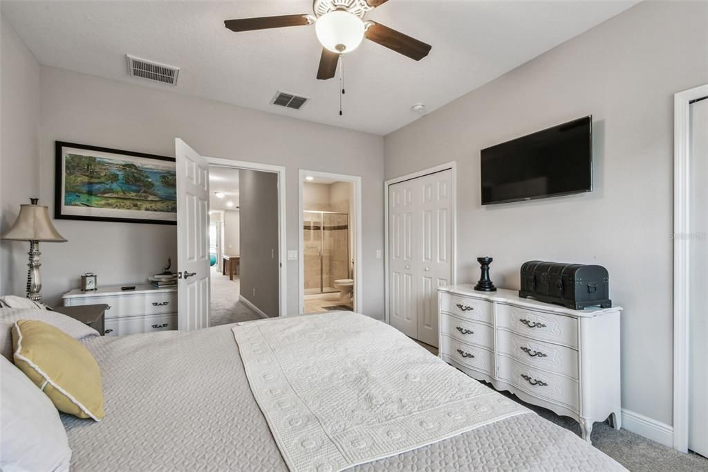 待售: $295,000 (2 贝兹, 2 浴室, 1571 平方英尺)