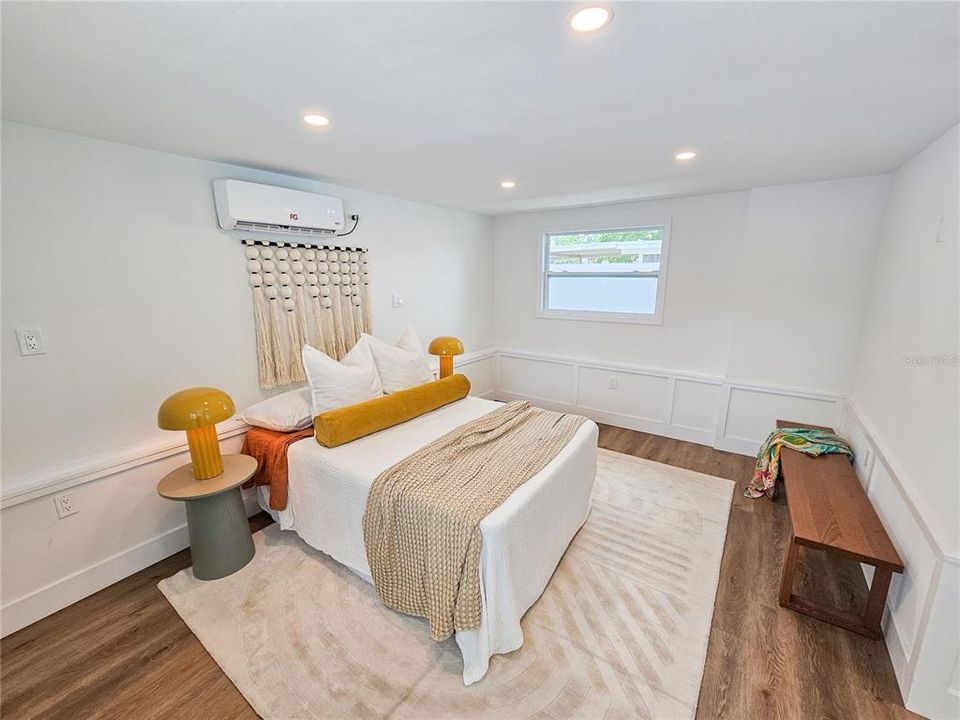 For Rent: $4,600 (3 beds, 2 baths, 1300 Square Feet)