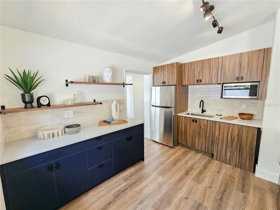 For Rent: $4,600 (3 beds, 2 baths, 1300 Square Feet)