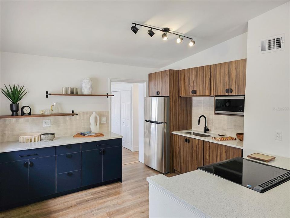 For Rent: $4,600 (3 beds, 2 baths, 1300 Square Feet)