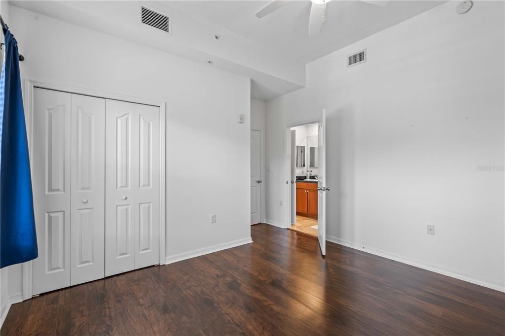 Active With Contract: $335,000 (2 beds, 2 baths, 1588 Square Feet)