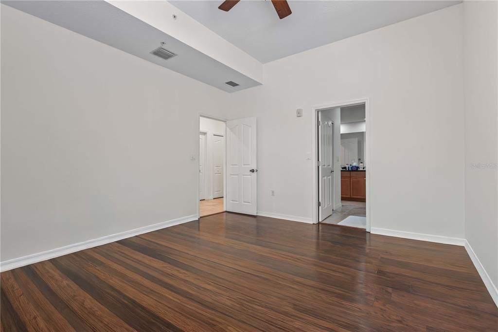 Active With Contract: $335,000 (2 beds, 2 baths, 1588 Square Feet)