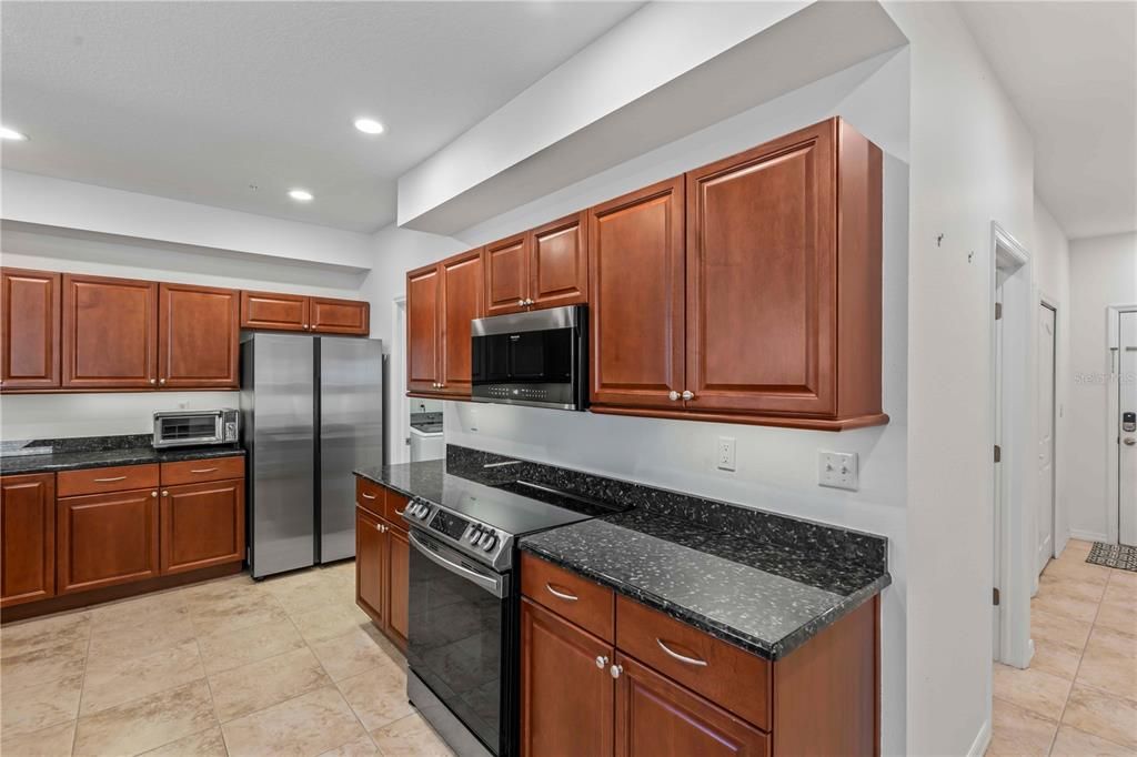 Active With Contract: $335,000 (2 beds, 2 baths, 1588 Square Feet)