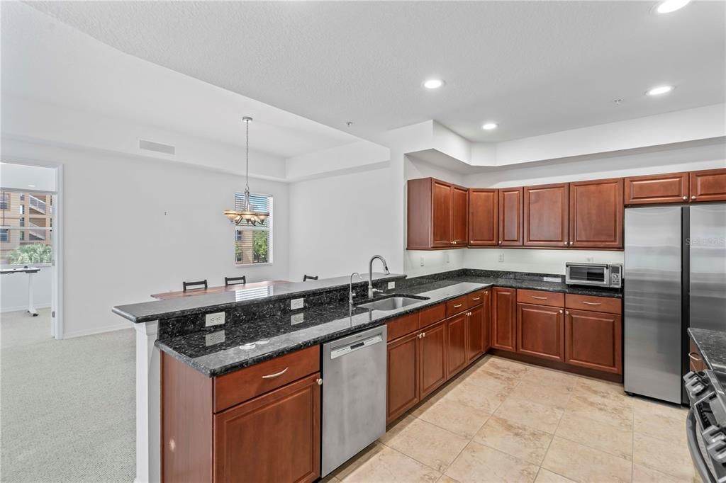 Active With Contract: $335,000 (2 beds, 2 baths, 1588 Square Feet)