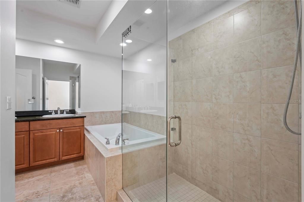 Active With Contract: $335,000 (2 beds, 2 baths, 1588 Square Feet)