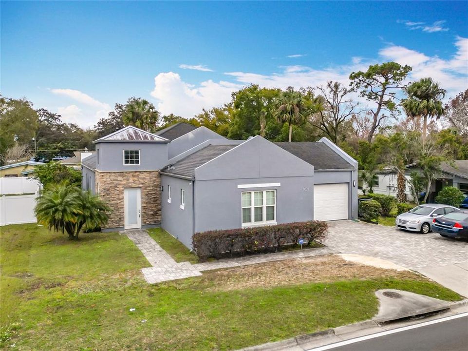 Active With Contract: $395,000 (4 beds, 3 baths, 2498 Square Feet)