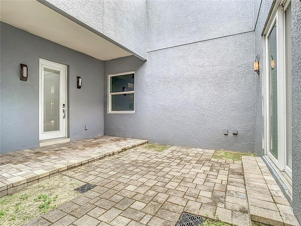 Active With Contract: $395,000 (4 beds, 3 baths, 2498 Square Feet)