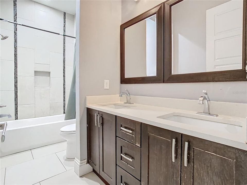 Active With Contract: $395,000 (4 beds, 3 baths, 2498 Square Feet)