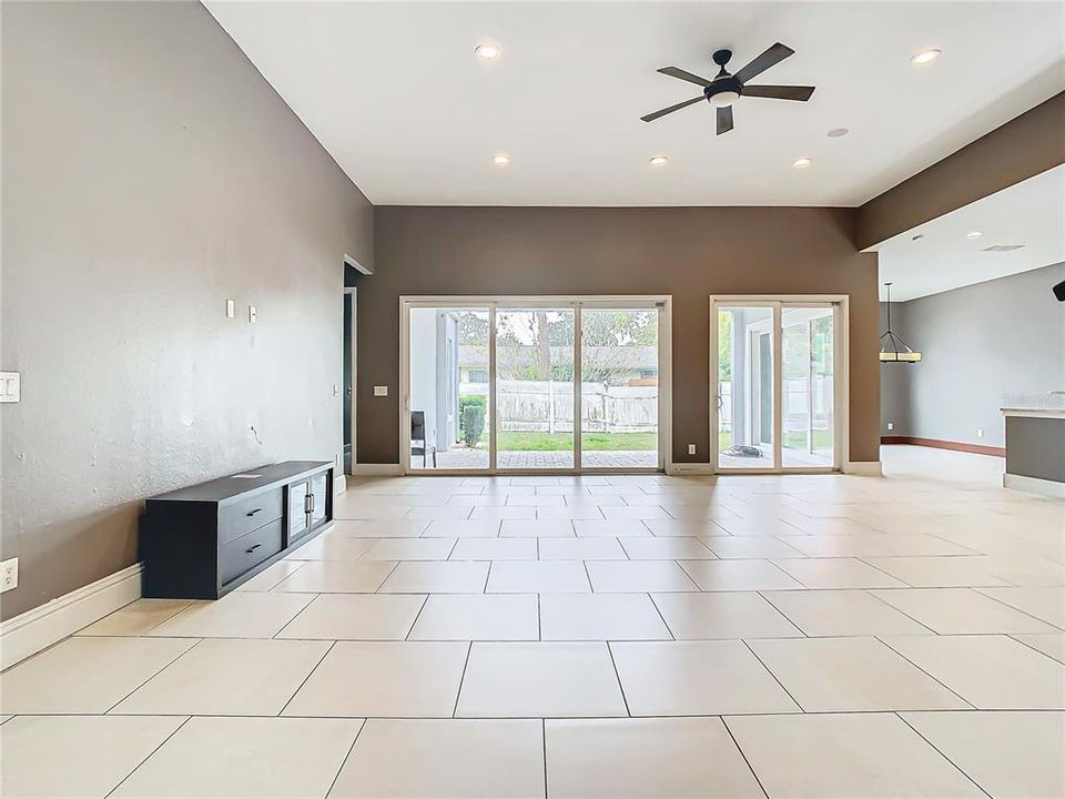 Active With Contract: $395,000 (4 beds, 3 baths, 2498 Square Feet)