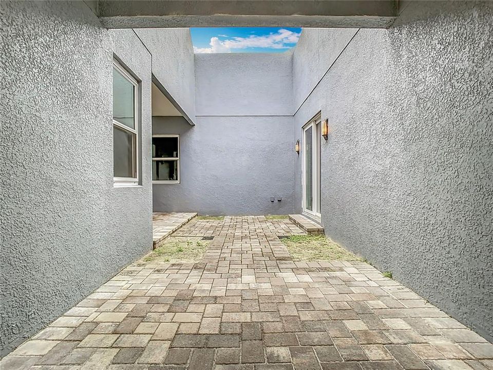 Active With Contract: $395,000 (4 beds, 3 baths, 2498 Square Feet)