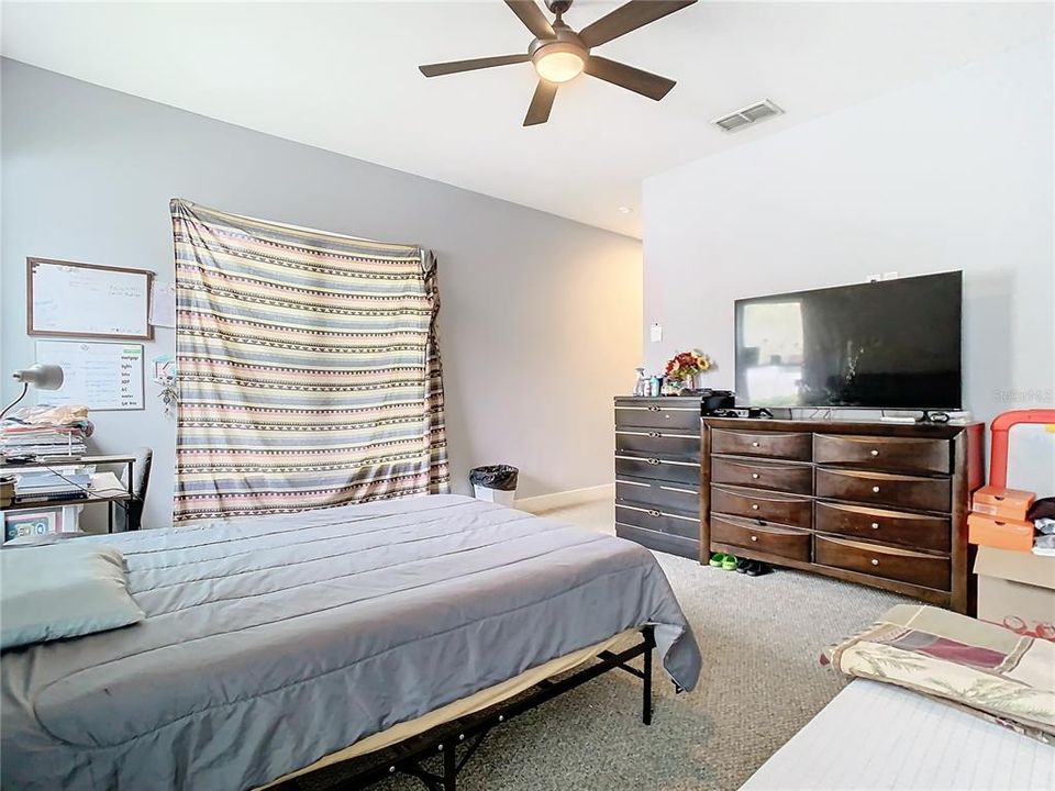 Active With Contract: $395,000 (4 beds, 3 baths, 2498 Square Feet)