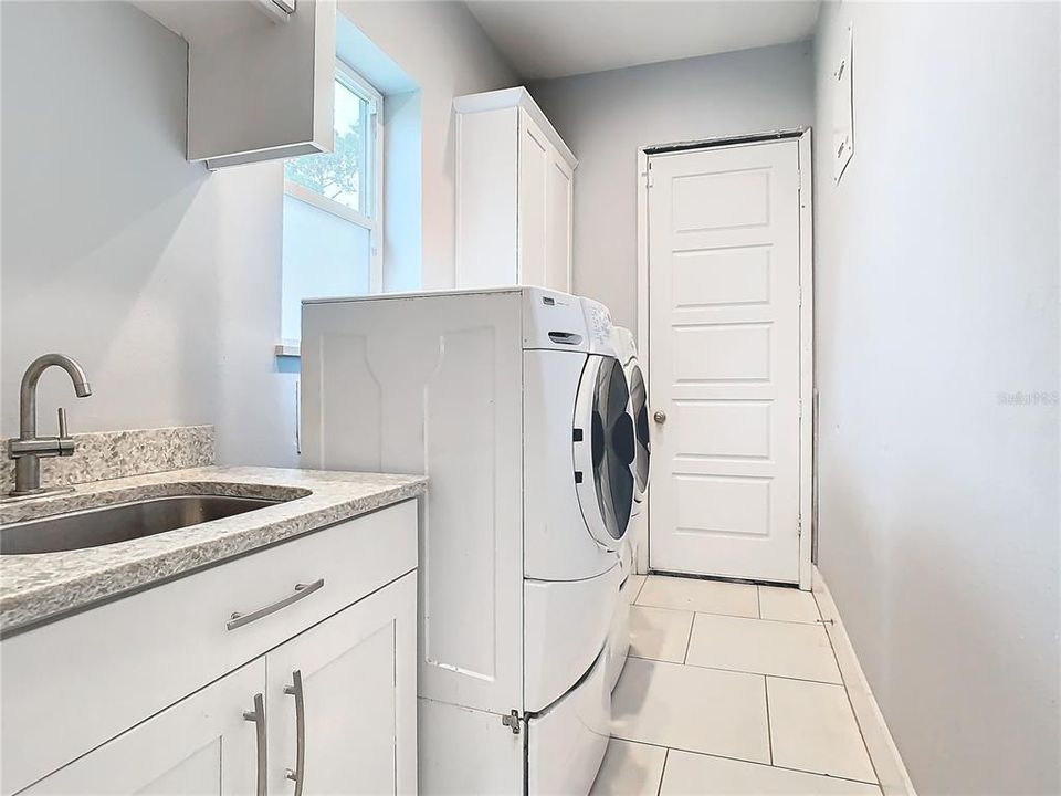 Active With Contract: $395,000 (4 beds, 3 baths, 2498 Square Feet)