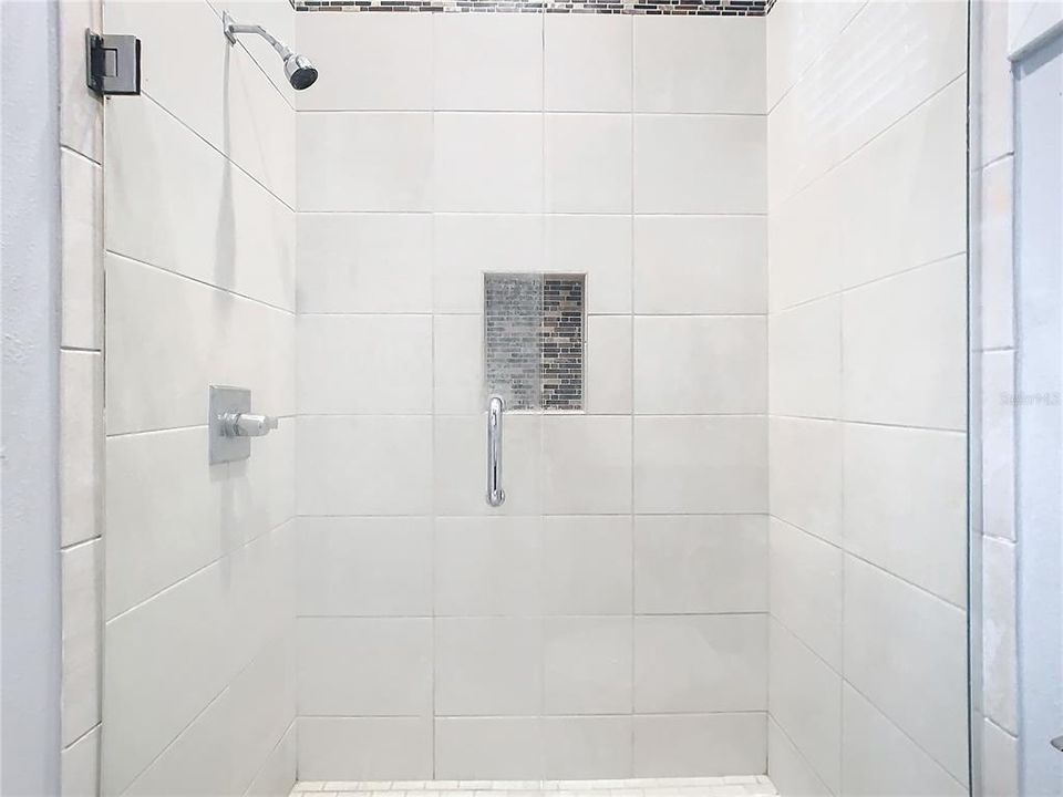 Active With Contract: $395,000 (4 beds, 3 baths, 2498 Square Feet)