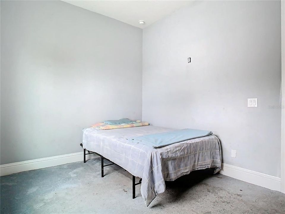 Active With Contract: $395,000 (4 beds, 3 baths, 2498 Square Feet)