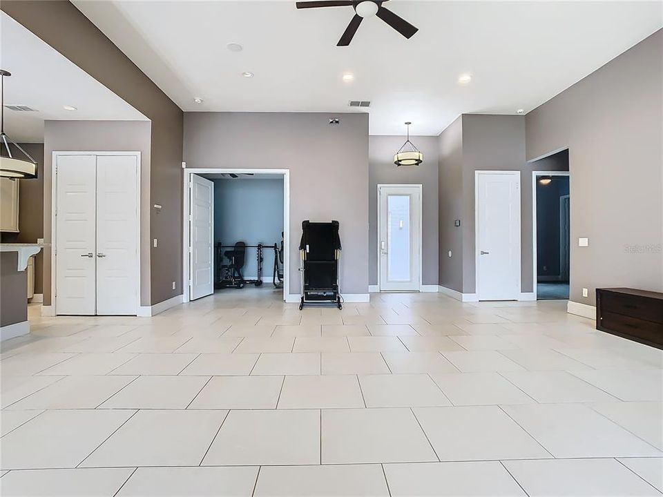 Active With Contract: $395,000 (4 beds, 3 baths, 2498 Square Feet)