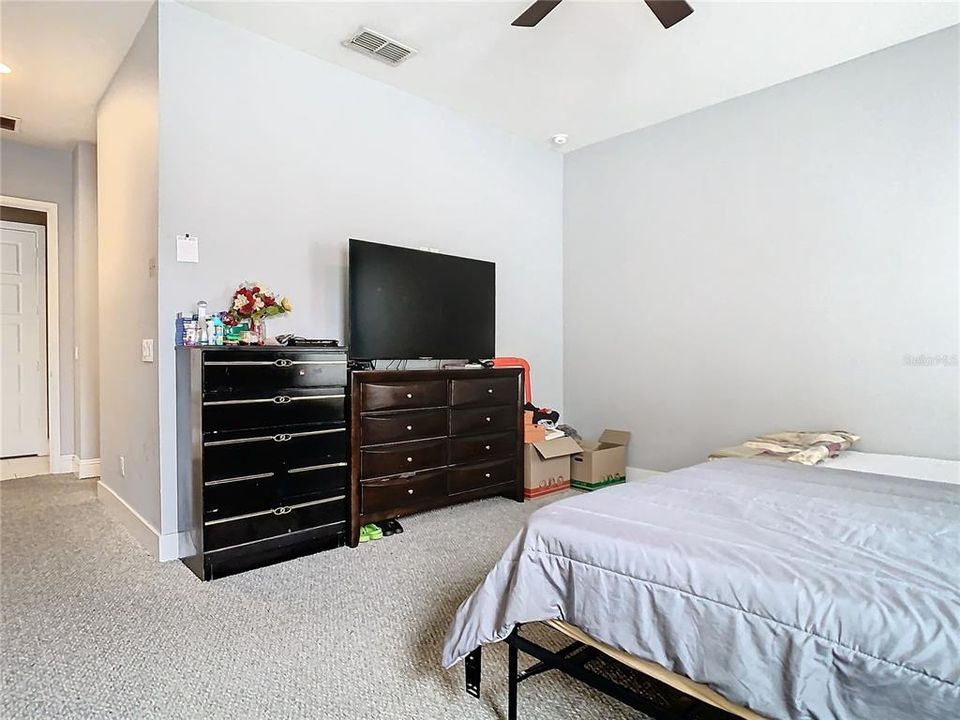 Active With Contract: $395,000 (4 beds, 3 baths, 2498 Square Feet)