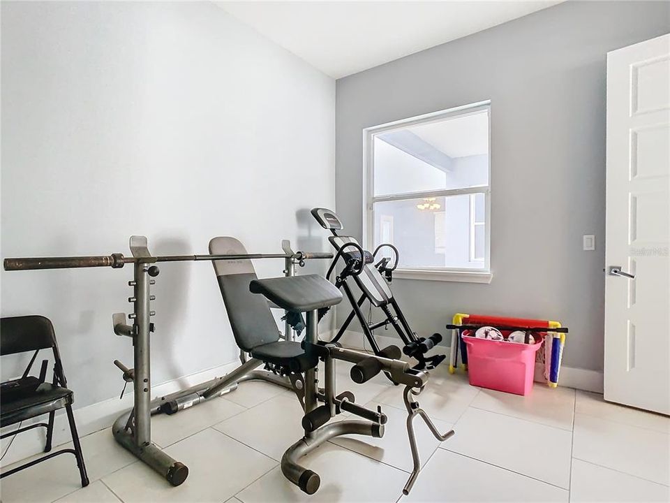 Active With Contract: $395,000 (4 beds, 3 baths, 2498 Square Feet)