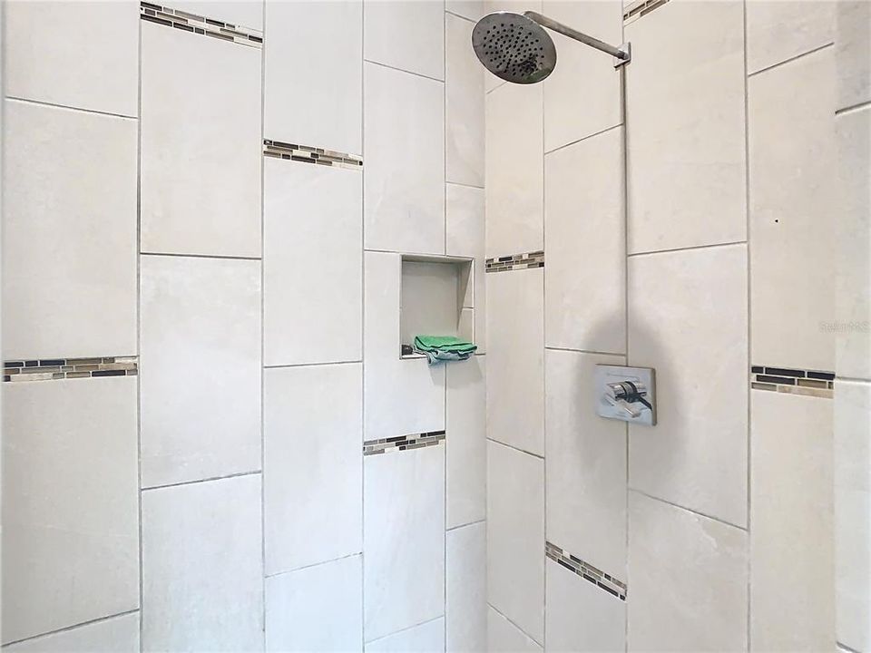 Active With Contract: $395,000 (4 beds, 3 baths, 2498 Square Feet)