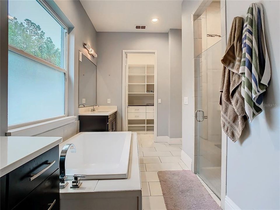 Active With Contract: $395,000 (4 beds, 3 baths, 2498 Square Feet)