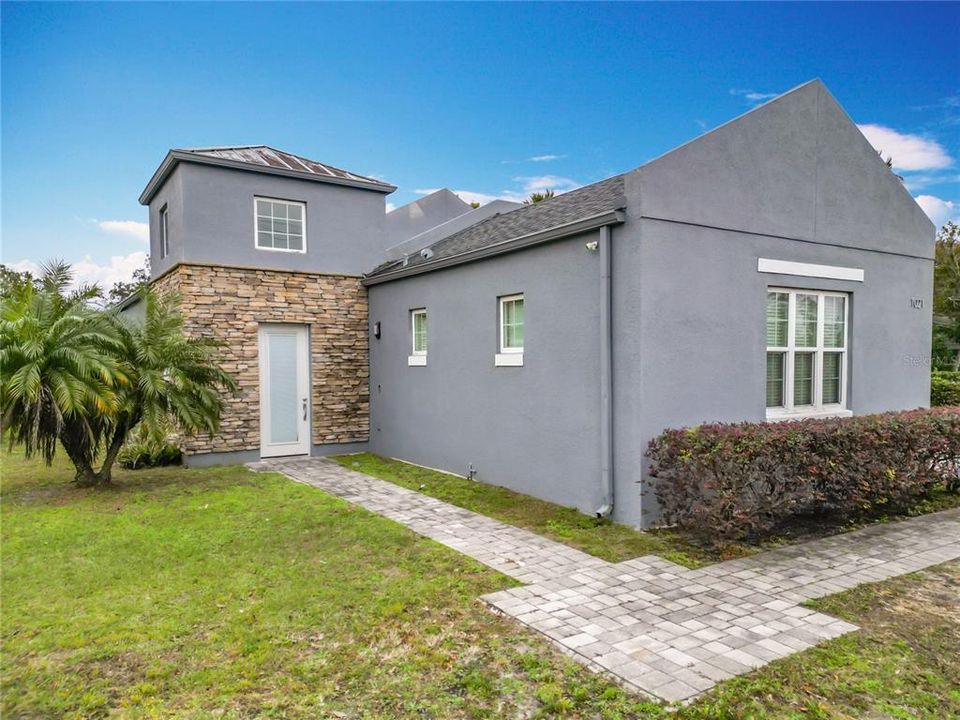 Active With Contract: $395,000 (4 beds, 3 baths, 2498 Square Feet)