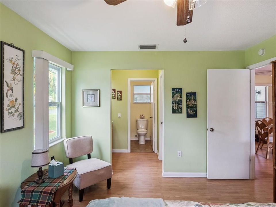For Sale: $235,000 (2 beds, 2 baths, 1124 Square Feet)