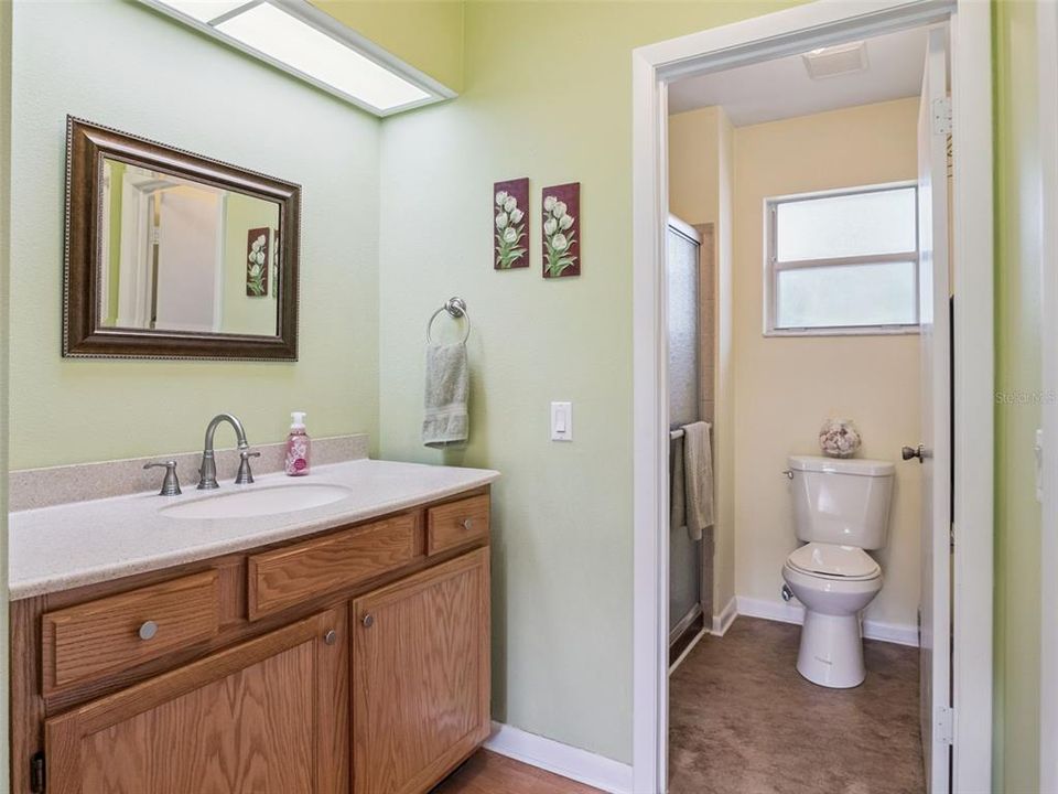 For Sale: $235,000 (2 beds, 2 baths, 1124 Square Feet)