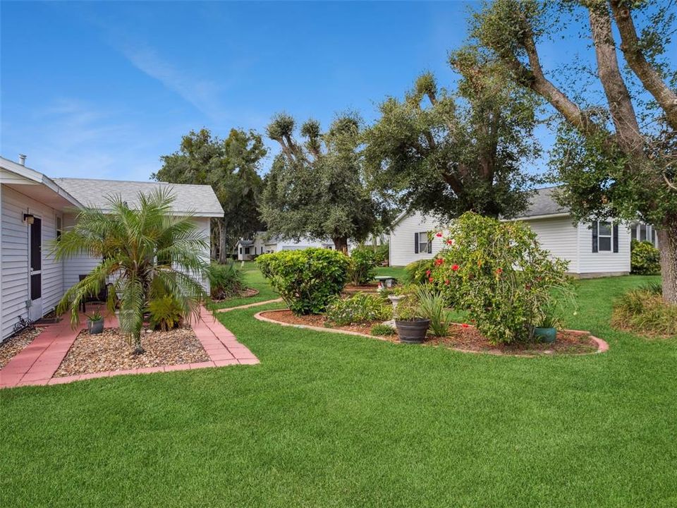 For Sale: $235,000 (2 beds, 2 baths, 1124 Square Feet)