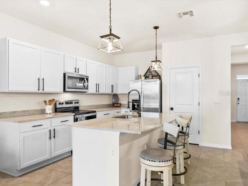 For Sale: $354,000 (3 beds, 2 baths, 1673 Square Feet)