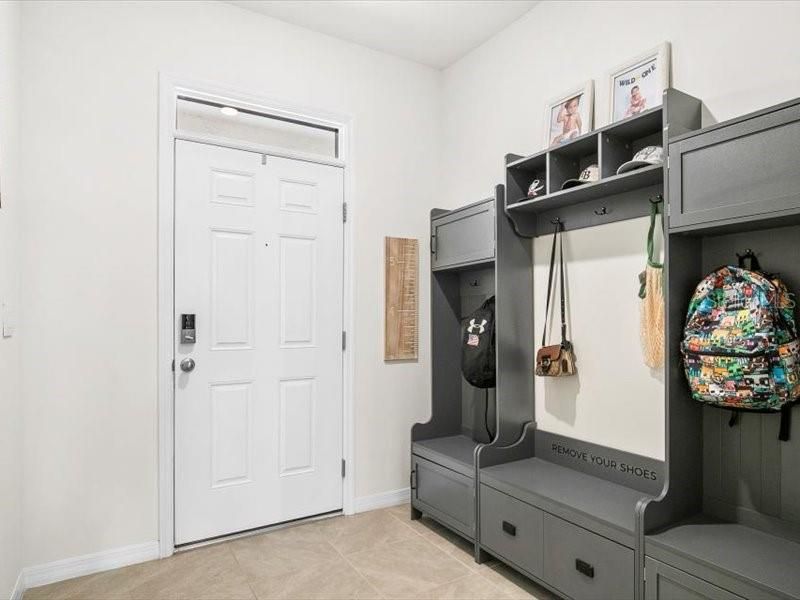 For Sale: $354,000 (3 beds, 2 baths, 1673 Square Feet)