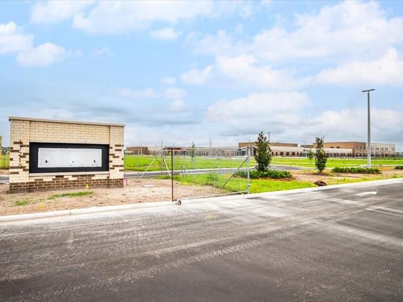 For Sale: $354,000 (3 beds, 2 baths, 1673 Square Feet)