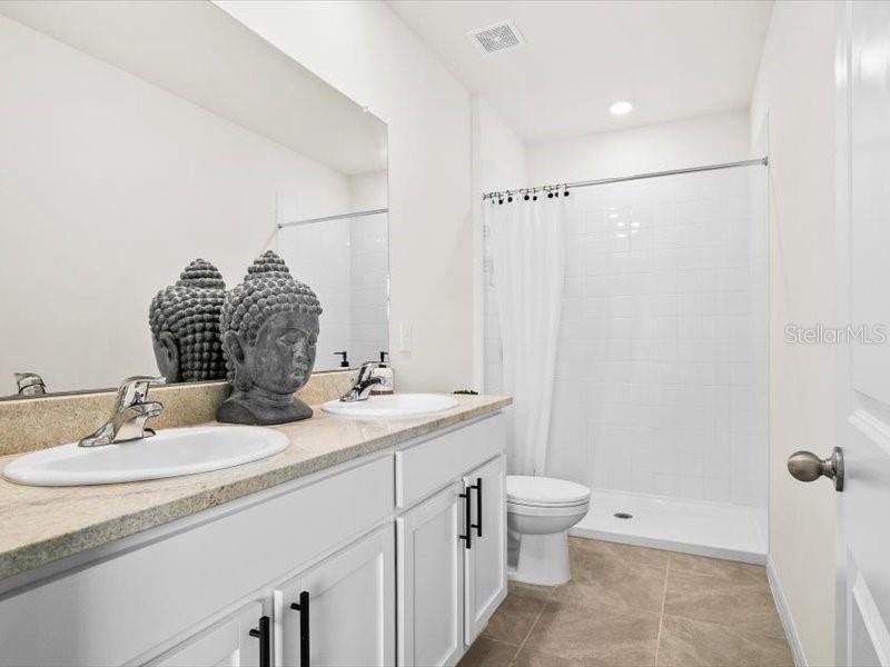 For Sale: $354,000 (3 beds, 2 baths, 1673 Square Feet)