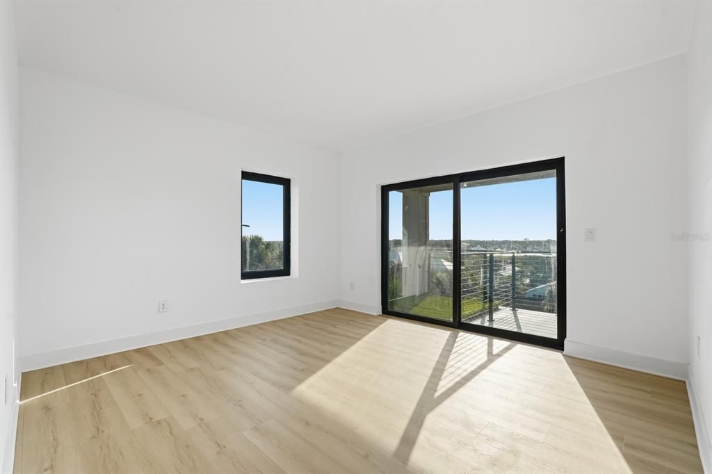 For Sale: $2,247,000 (4 beds, 4 baths, 3692 Square Feet)