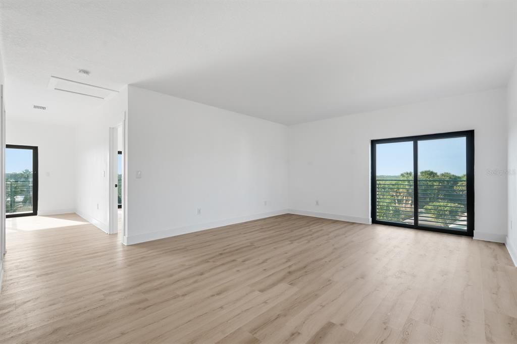 For Sale: $2,247,000 (4 beds, 4 baths, 3692 Square Feet)