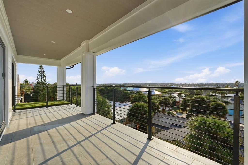 For Sale: $2,247,000 (4 beds, 4 baths, 3692 Square Feet)