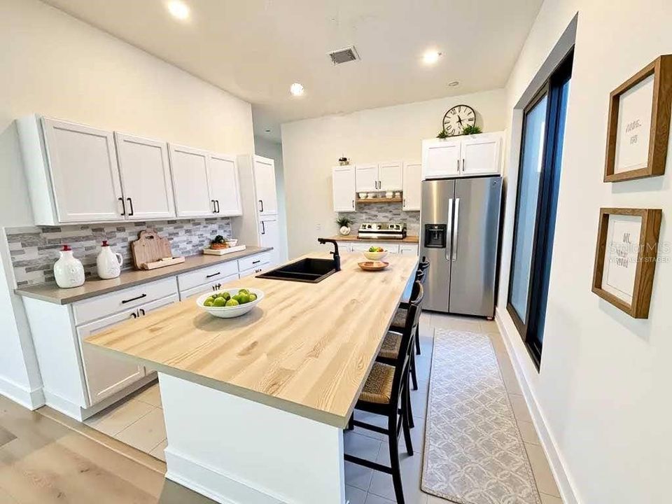 На продажу: $2,247,000 (4 спален, 4 ванн, 3692 Квадратных фут)