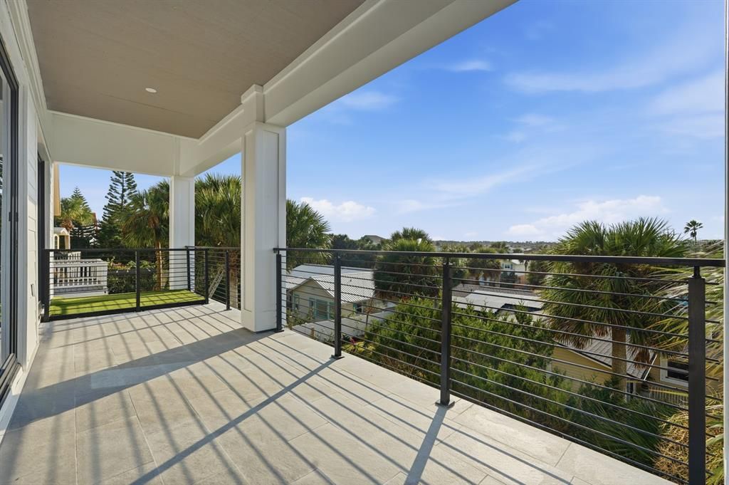 For Sale: $2,247,000 (4 beds, 4 baths, 3692 Square Feet)