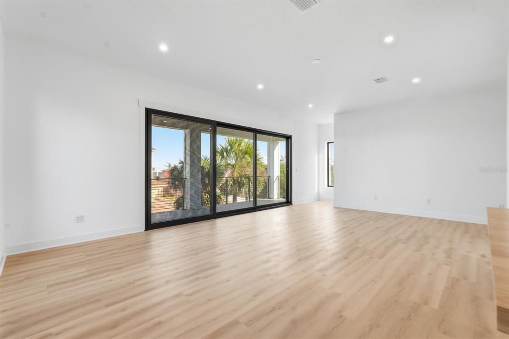 For Sale: $2,247,000 (4 beds, 4 baths, 3692 Square Feet)