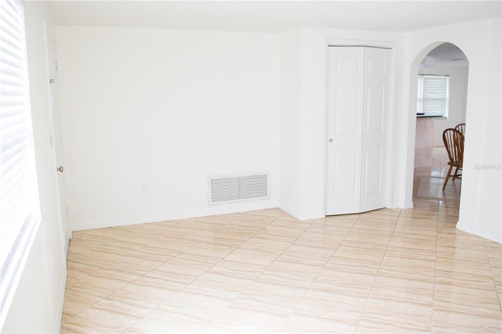 For Rent: $1,900 (3 beds, 2 baths, 1442 Square Feet)