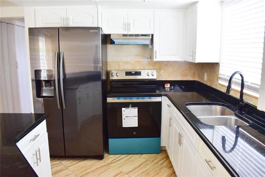 For Rent: $1,900 (3 beds, 2 baths, 1442 Square Feet)