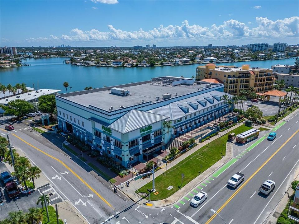 For Sale: $4,500,000 (4 beds, 4 baths, 3754 Square Feet)