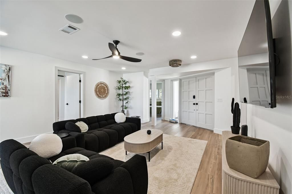 На продажу: $1,975,000 (4 спален, 3 ванн, 2372 Квадратных фут)