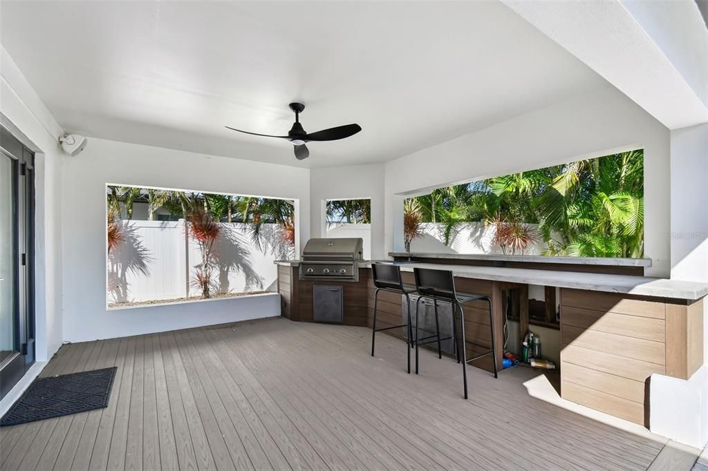 На продажу: $1,975,000 (4 спален, 3 ванн, 2372 Квадратных фут)