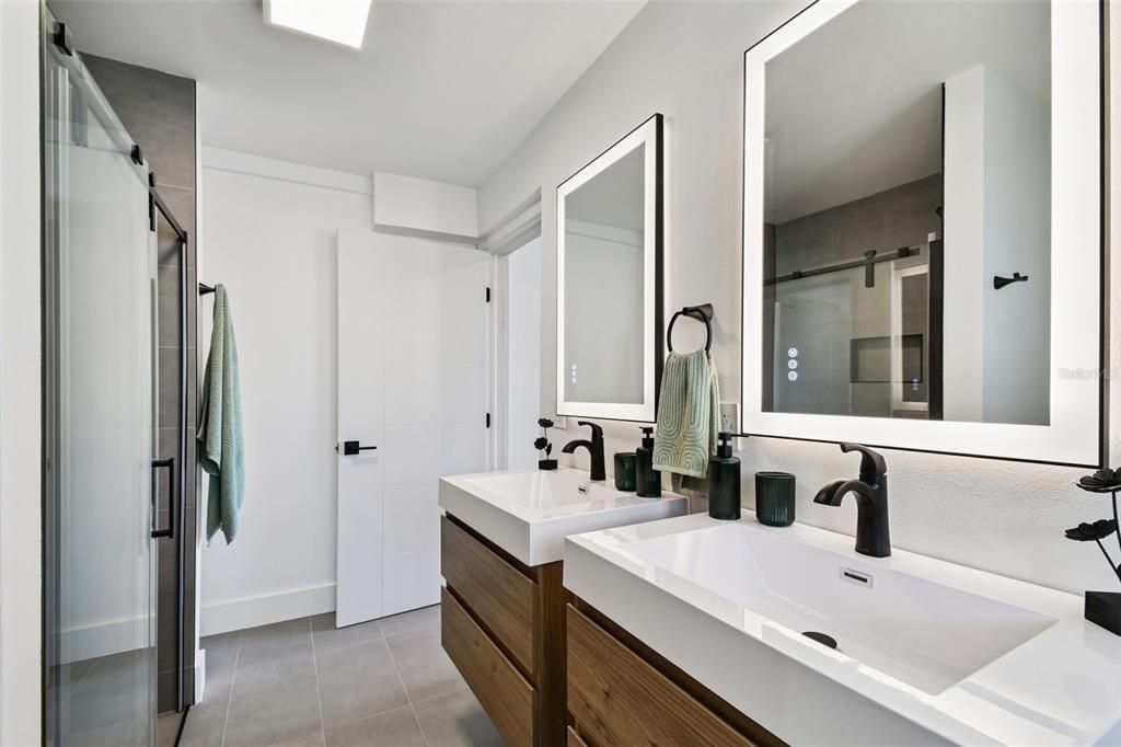 На продажу: $1,975,000 (4 спален, 3 ванн, 2372 Квадратных фут)