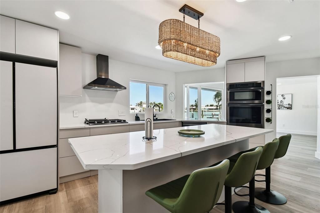 На продажу: $1,975,000 (4 спален, 3 ванн, 2372 Квадратных фут)