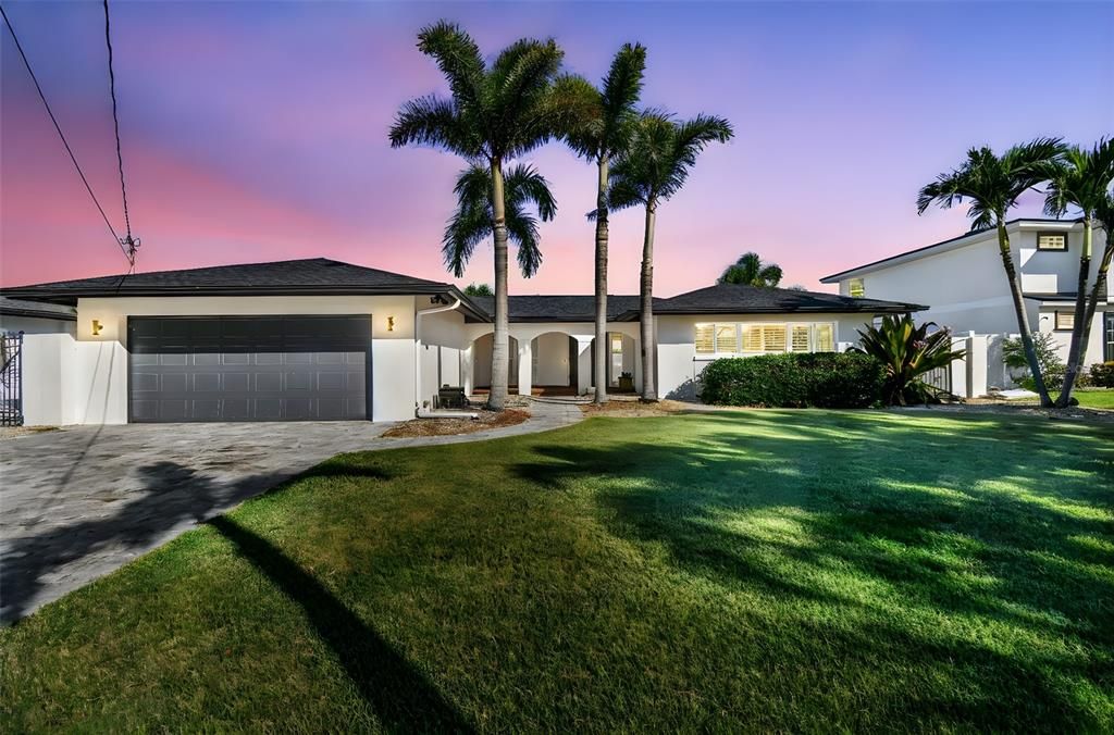 На продажу: $1,975,000 (4 спален, 3 ванн, 2372 Квадратных фут)